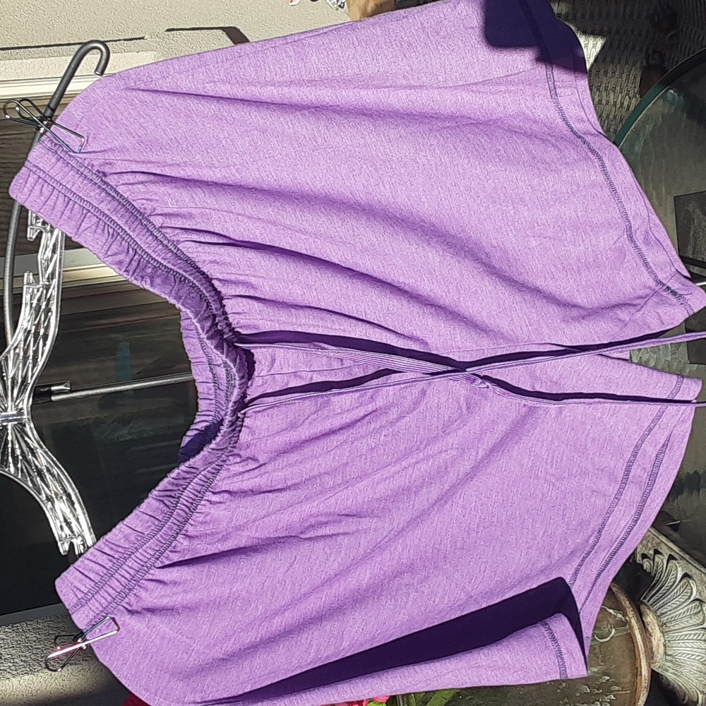 Felina woman's shorts lavender Rayon Polyester Spandex size XL